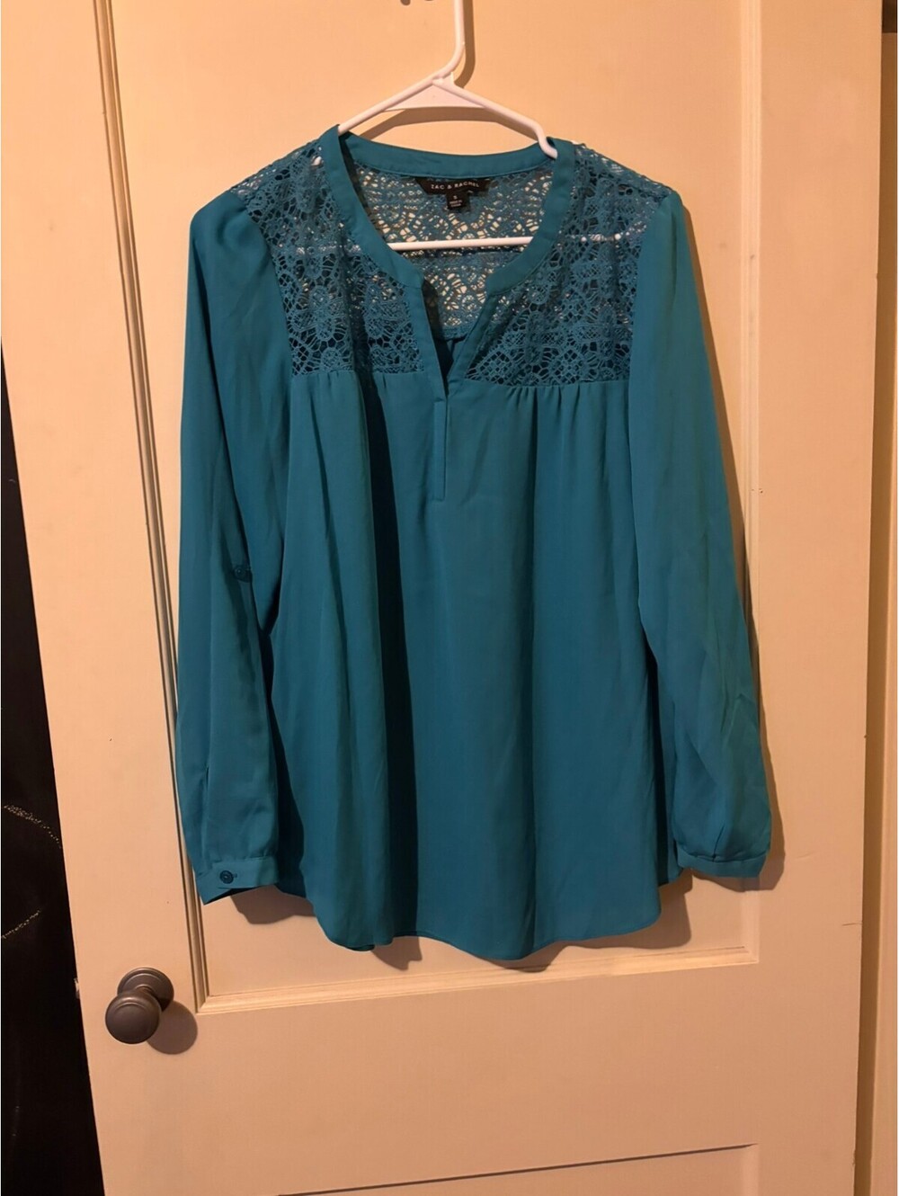 Zac & Rachel teal lace yoke blouse Small
